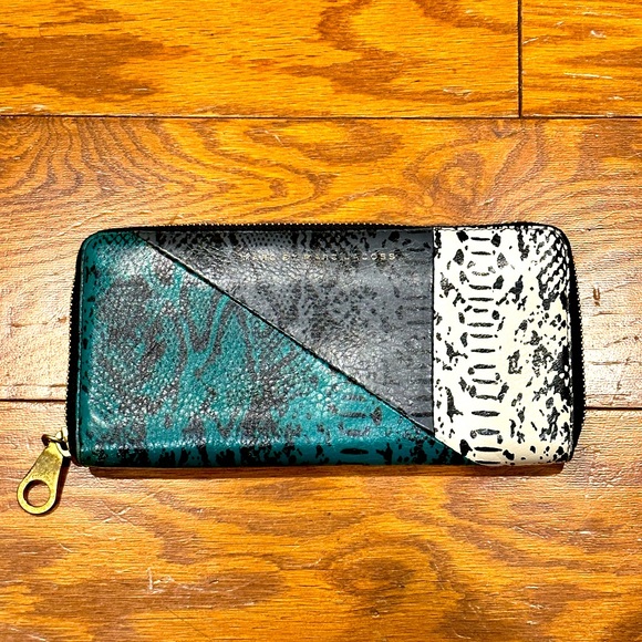 Marc By Marc Jacobs Handbags - Marc Jacobs multi color leather wallet